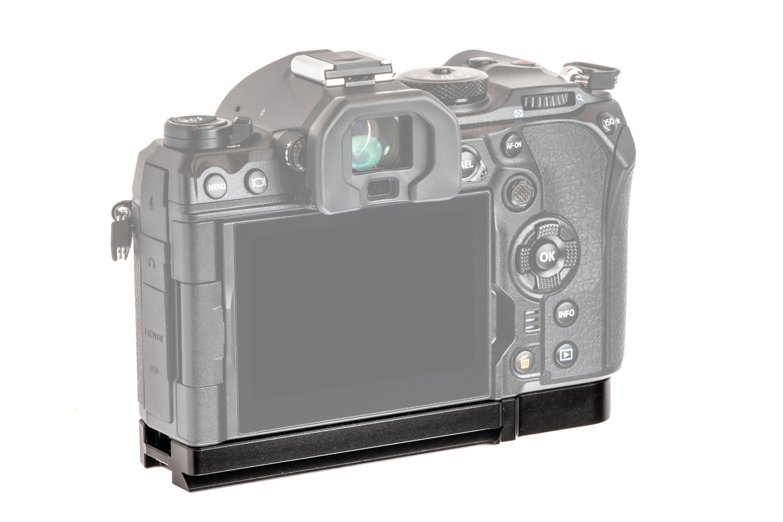 Olympus OM-1 Arca-compatible Base Plate | Zemlin Photo
